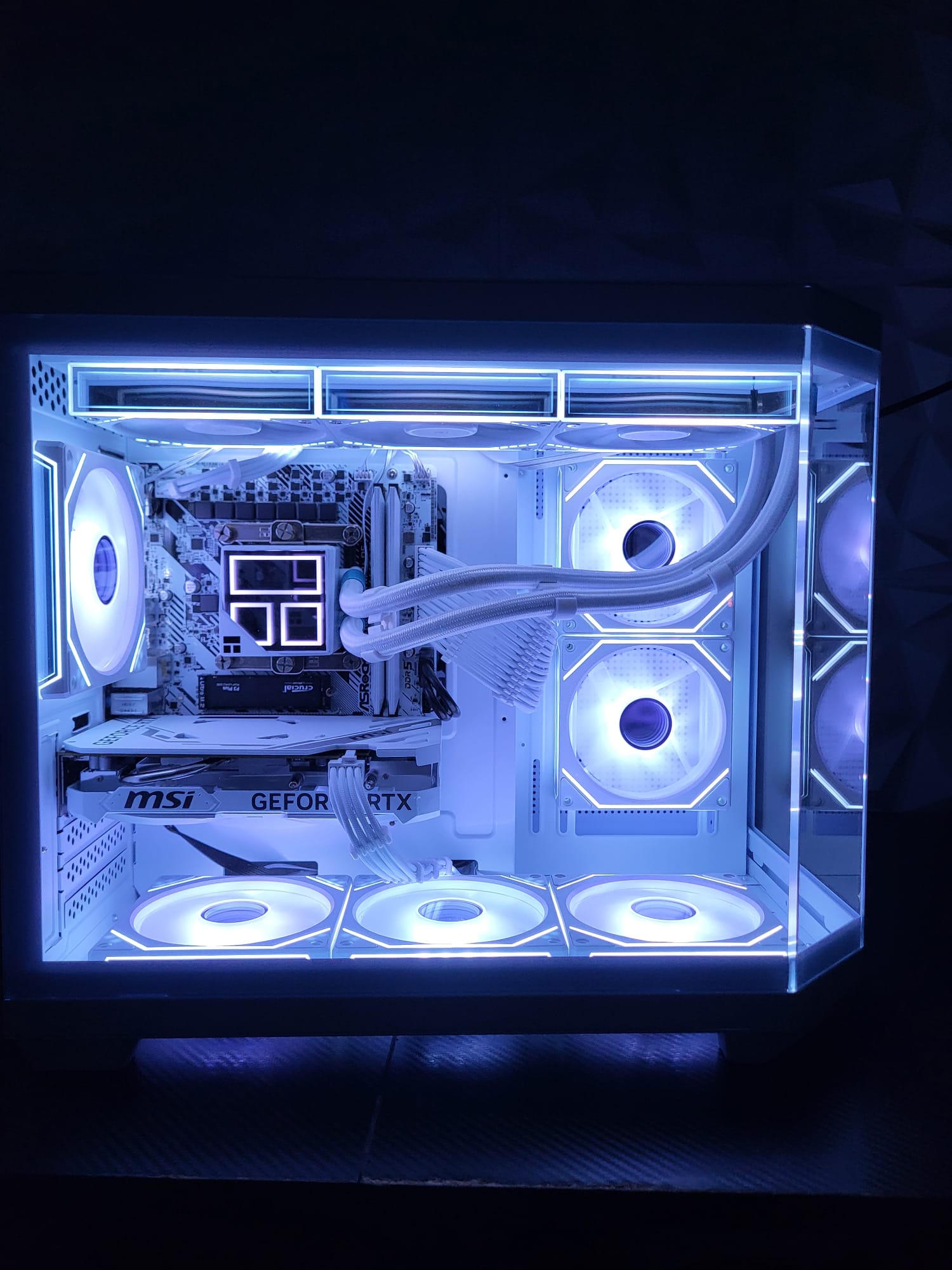 White end Gaming Pc intel i9 12900k NVIDIA RTX 5060 SSD RGB